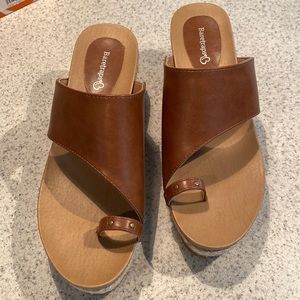 Baretraps Tan Wedges